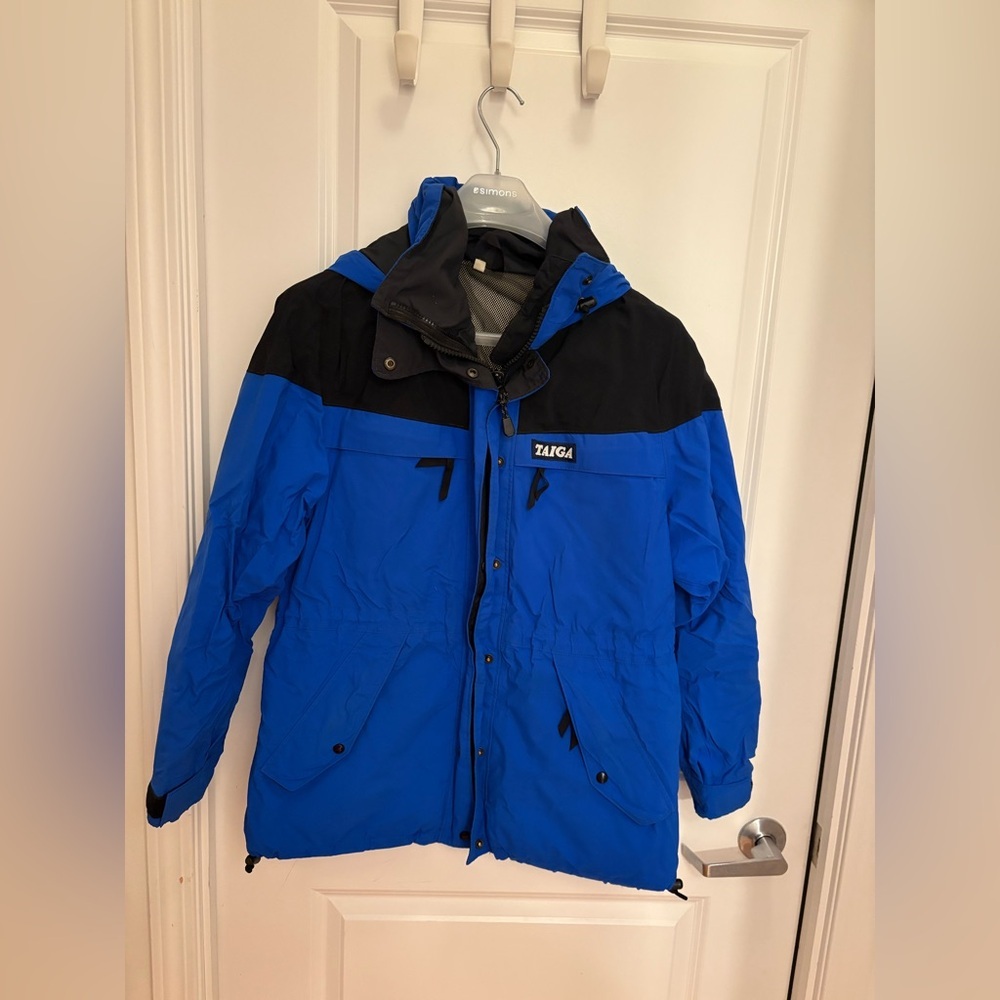 Taiga Vintage 1990s Waterproof Winter Coat Blue Black